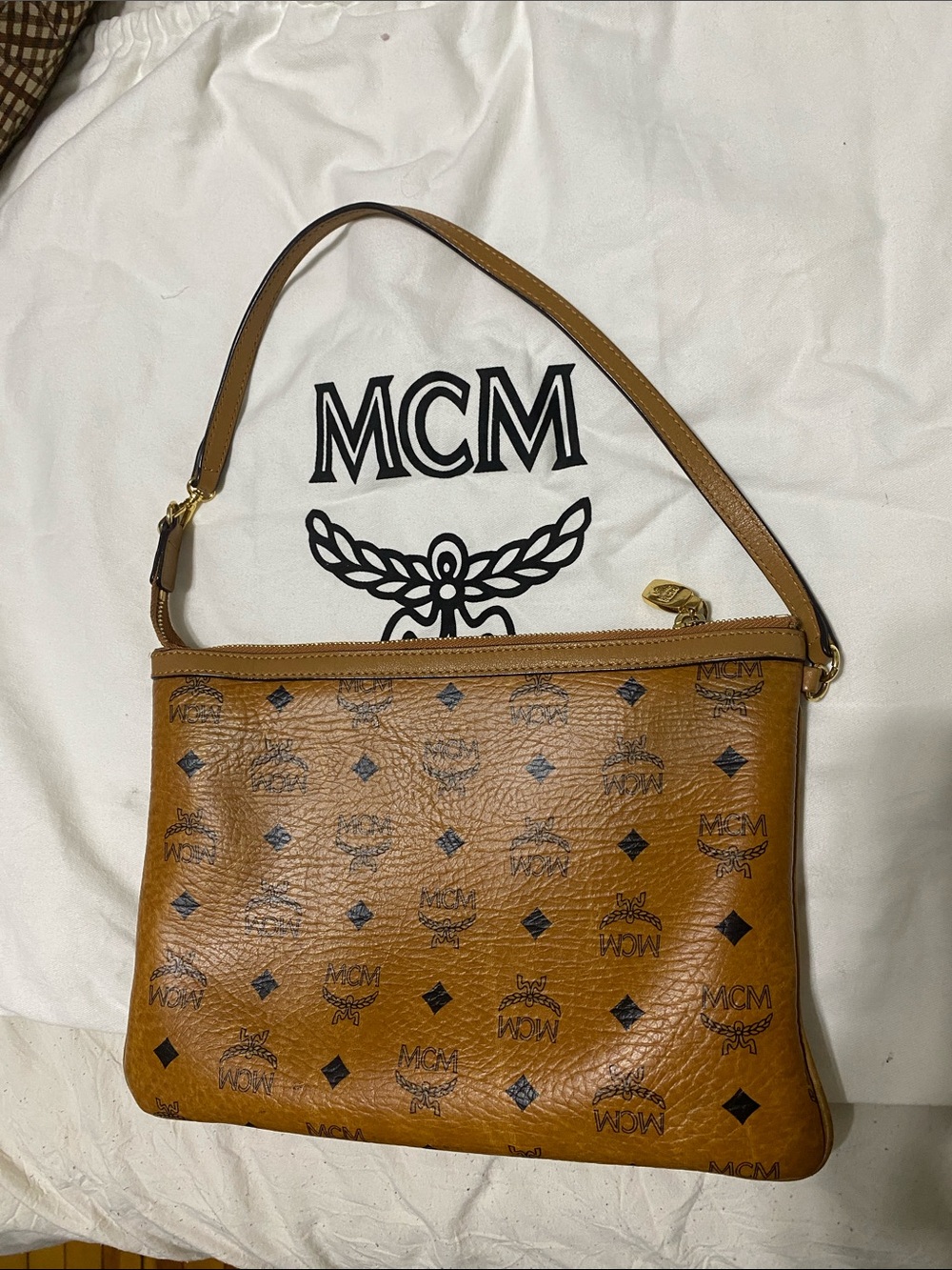 Women’s MCM reversible shoulder bag in Cognac - Picture 2 of 11